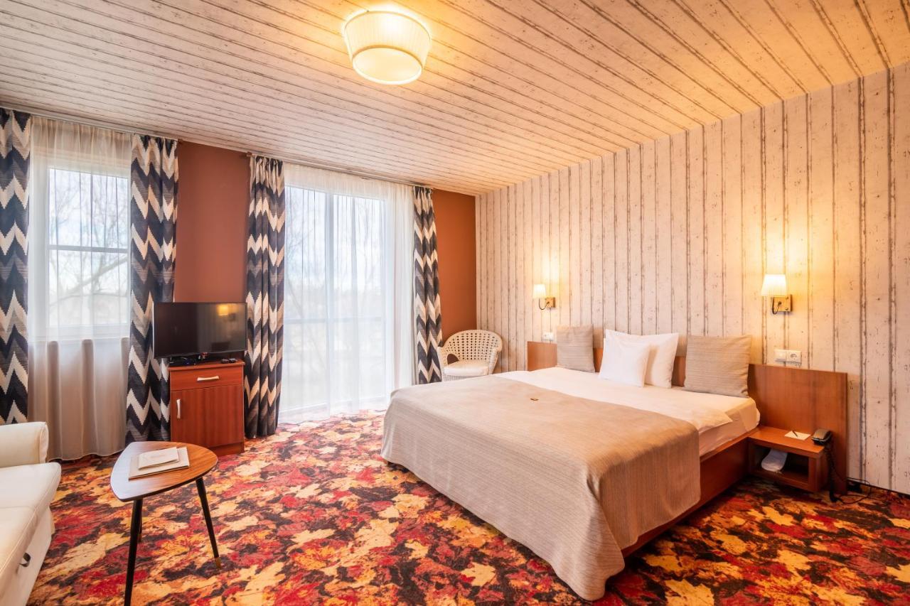Hotel Lajta Park โมชนมายารูวาร์ ภายนอก รูปภาพ