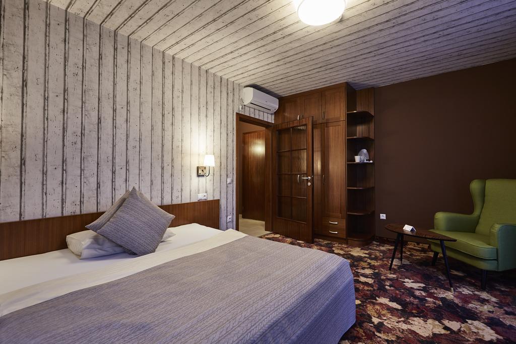 Hotel Lajta Park โมชนมายารูวาร์ ภายนอก รูปภาพ